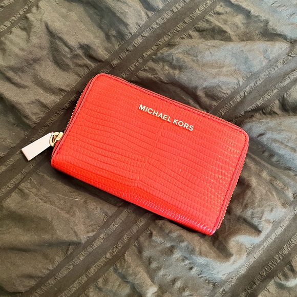 Michael Kors Small Wallet - Picture 2 of 5